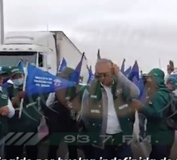 Trabajadores de SENASA (SAG chileno) bloquean la frontera Chile-Perú con paro indefinido