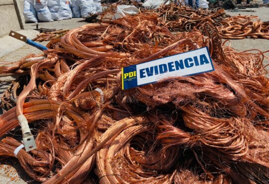 PDI Arica y Aduanas incautaron cerca de 20 toneladas de cobre robado en Puerto de Arica