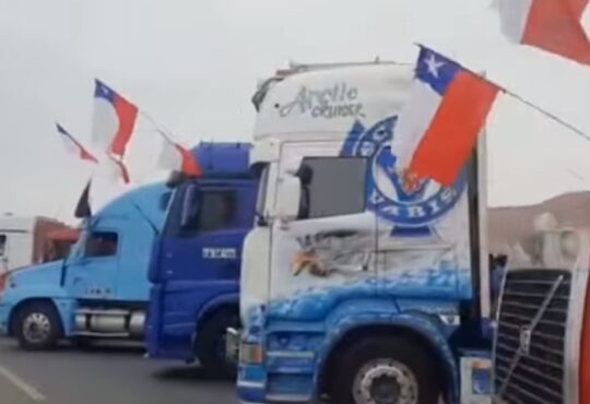 Gobierno y camioneros llegan a un acuerdo y paro concluirá en los próximos días