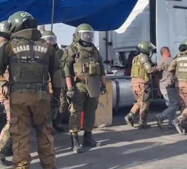 Cuatro choferes detenidos en la Rotonda Lluta y vía quedó expedita para camiones