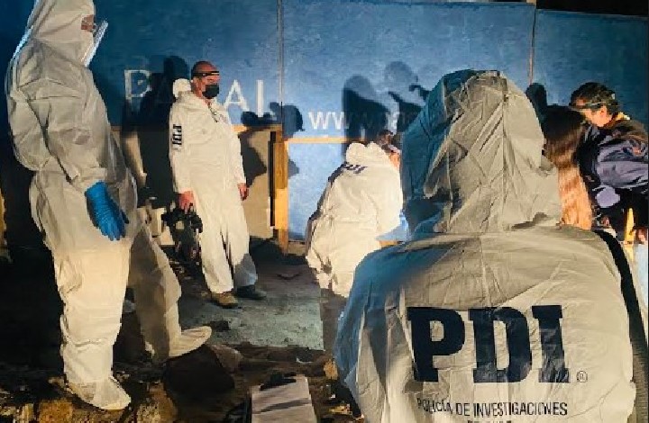Investigan asesinato en edificio en construcción