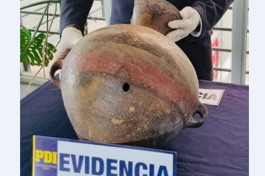 PDI recuperó jarrón prehispánico que era comercializado en Facebook