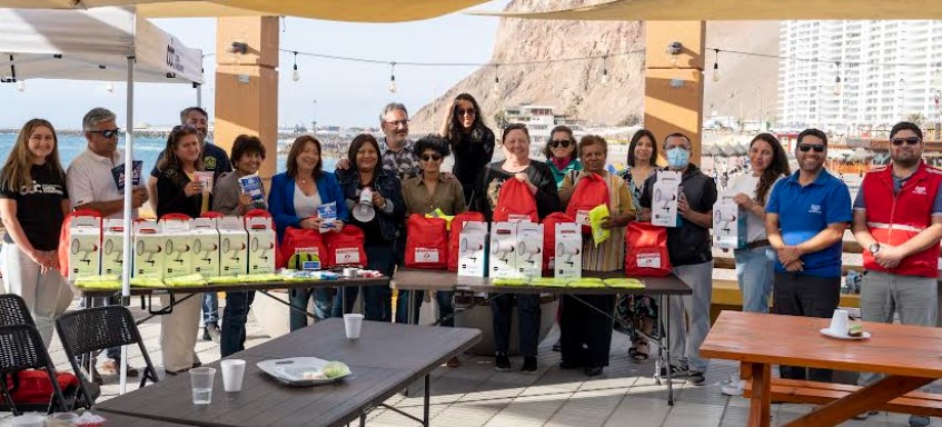 Mochilas de emergencia a dirigentes del borde costero y borde del rio