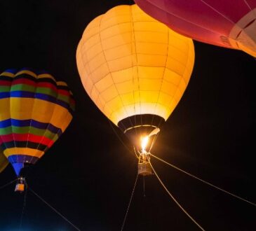 Con cinco globos aerostáticos la Municipalidad recibió el 2023 en playa Chinchorro