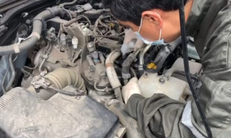 Presos delincuentes que circulaban en camioneta robada en Santiago