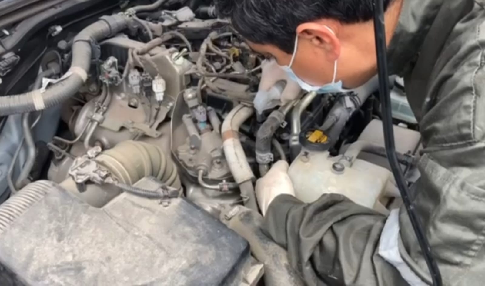 Presos delincuentes que circulaban en camioneta robada en Santiago