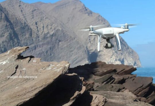 Hasta con un dron de Bomberos intentan ubicar a cuerpo de desaparecido en sector Infiernillo