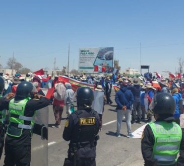 Tacneños bloquearon la frontera con Chile