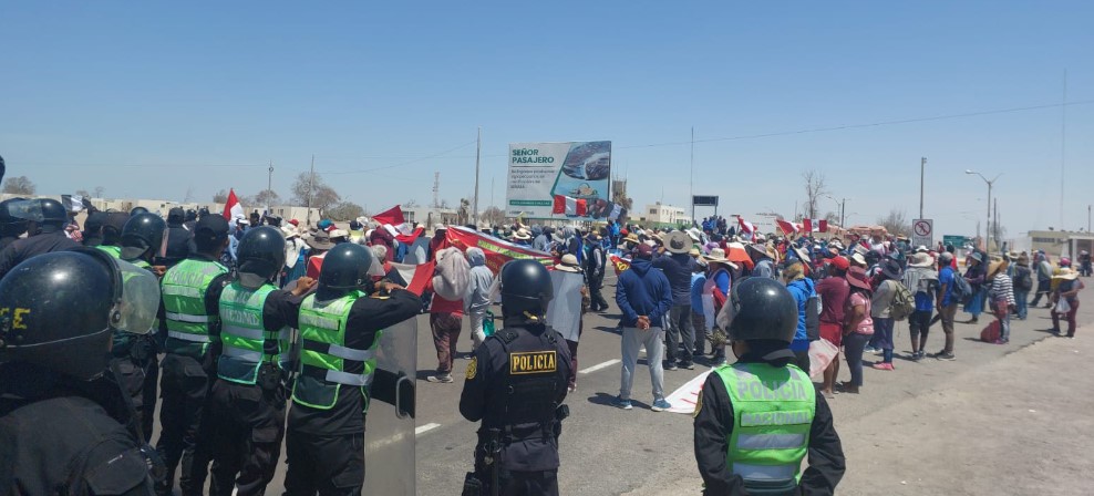 Tacneños bloquearon la frontera con Chile