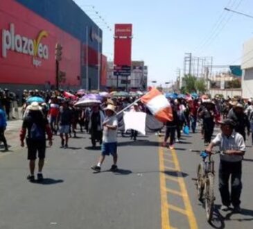 Intentaron saquear el supermercado Plaza Vea en Tacna