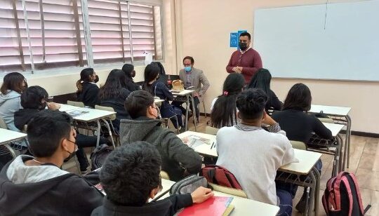 Ofrecen novedosas becas para que alumnas estudien carreras técnicas en INACAP Arica