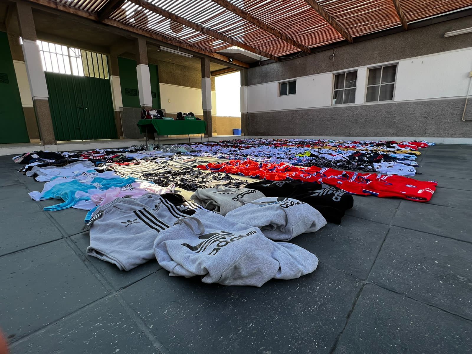 <strong>Carabineros detectó venta de marcas falsificadas en locales del centro</strong>