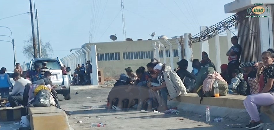 <strong>Migrantes varados en Tacna tras militarización de frontera chilena</strong>