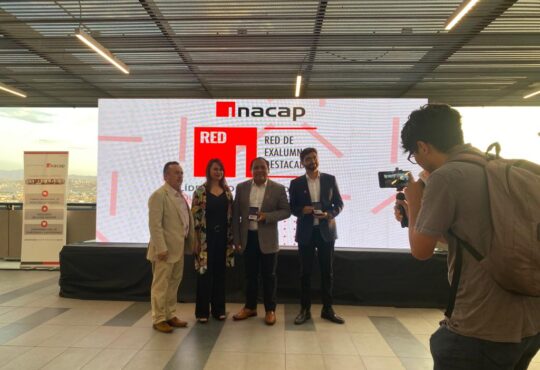 Diputado y alcalde forman parte de la Red de ExAlumnos Destacados de INACAP Arica