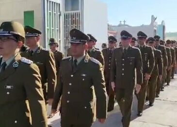 Solemne ceremonia en mausoleo de Carabineros
