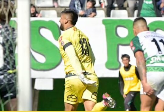 En el último minuto arquero de Temuco con una palomita empató a San  Marcos