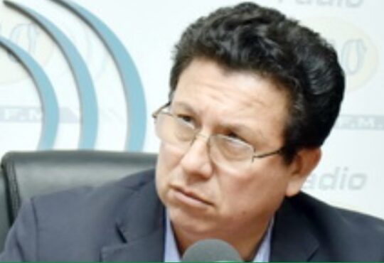 Ex Canciller peruano pide urgente  mesa diplomática bipartita para puente aéreo