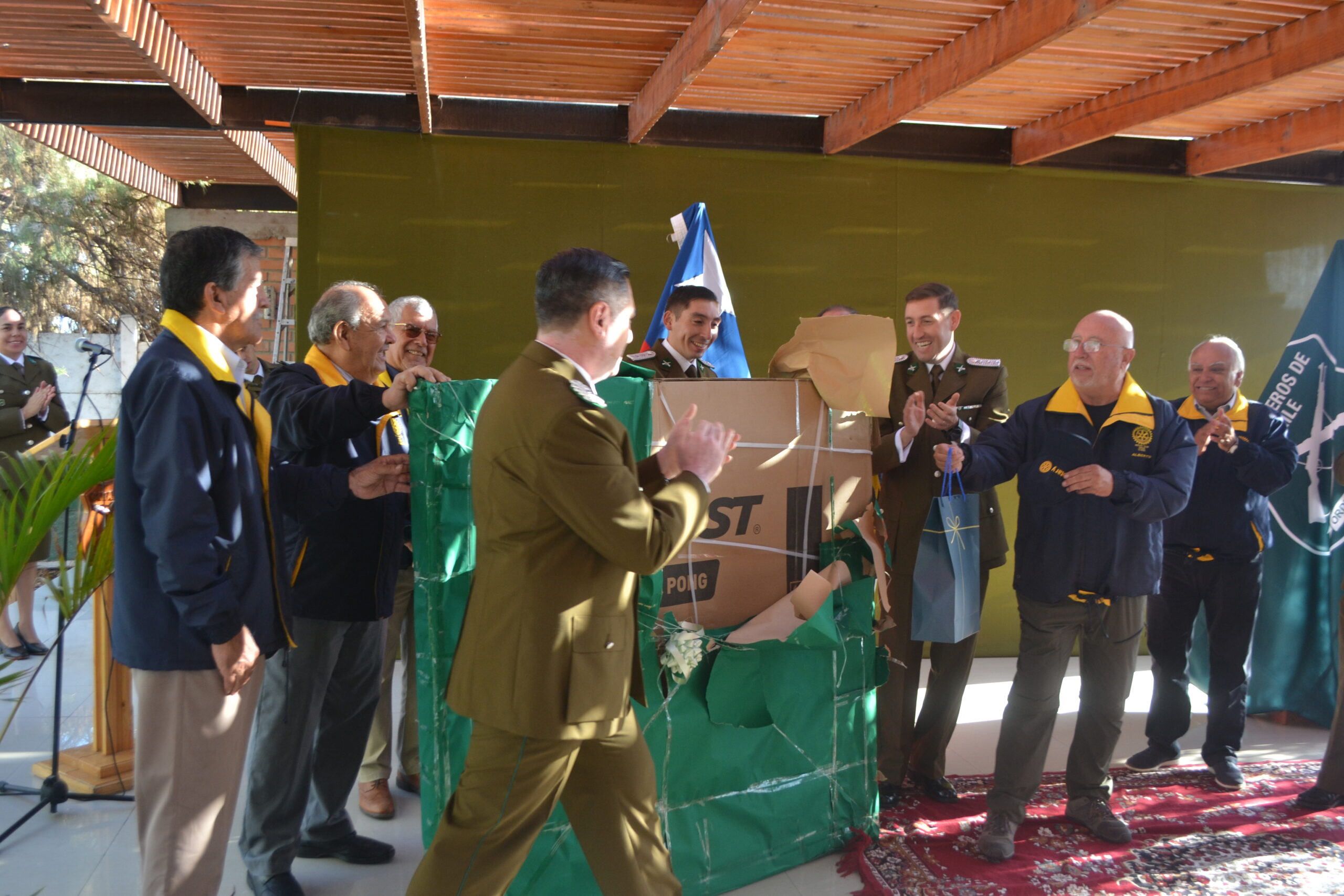 Rotary Club Arica presente en el 96 aniversario de Carabineros