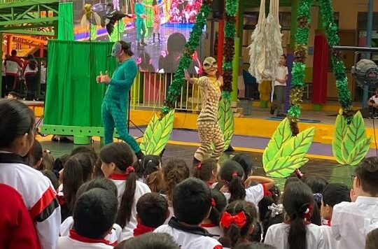 CONAF celebró aniversario 53 sin ceremonia: Hubo teatro masivo sobre el Picaflor de Arica