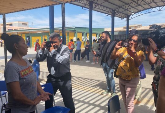 En el Comercial votó la controvertida candidata Karla Añes