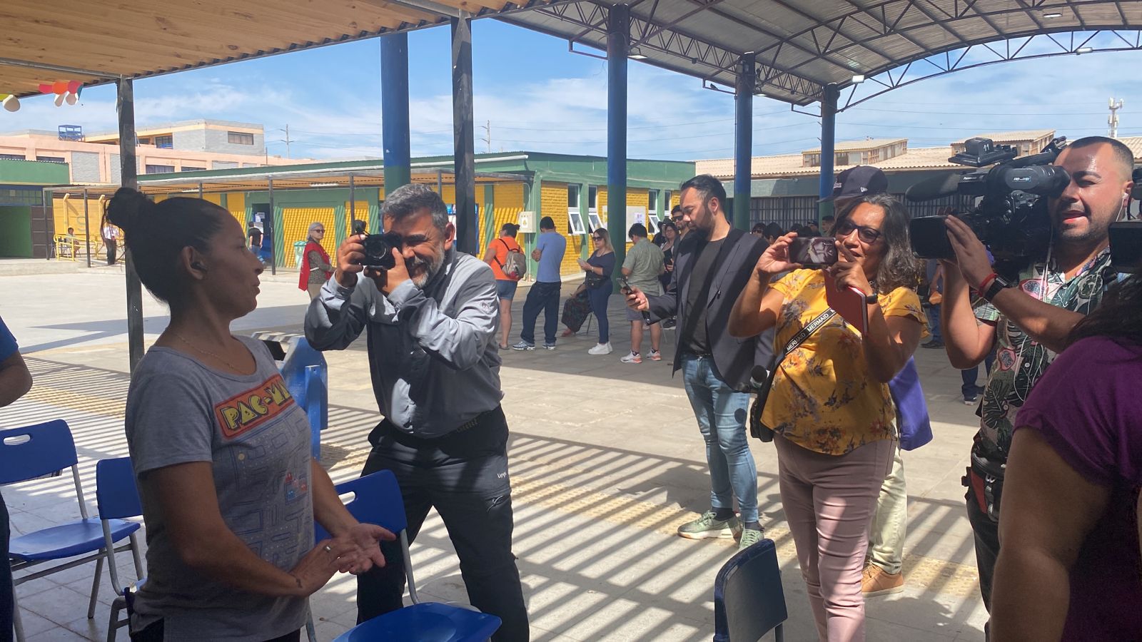 En el Comercial votó la controvertida candidata Karla Añes