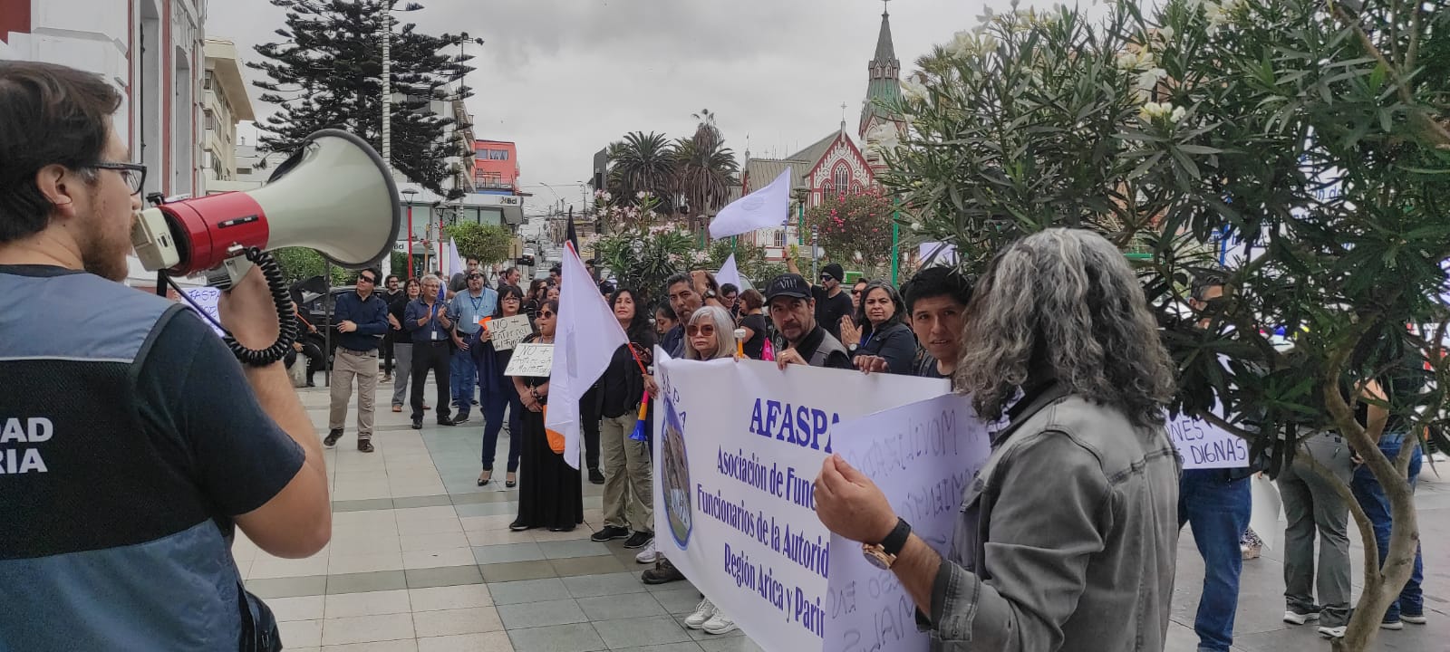 Funcionarios Seremi de Salud marcharon pidiendo ayuda por falta de respuesta a demandas