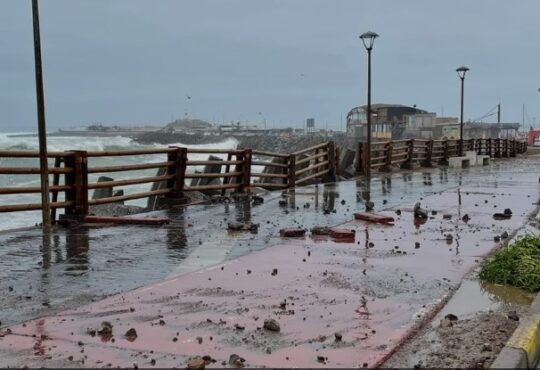 Fuertes marejadas provocan daños en El Laucho, La Lisera, El Alacrán, Chinchorro y Anzota