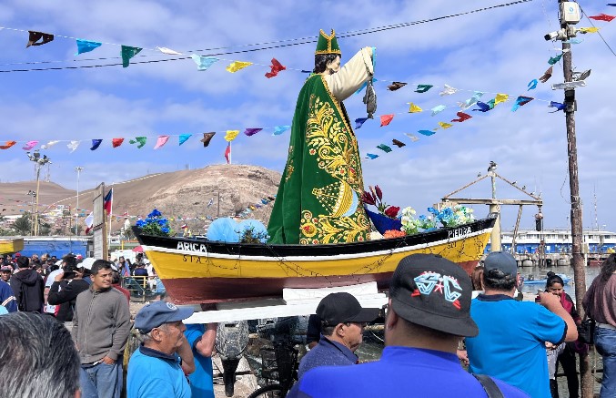 Se acumularon las rogativas a San Pedro en el Terminal Pesquero