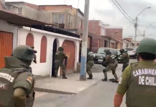 OS9 de Carabineros capturó a dos violentos asaltantes armados y recuperó las especies