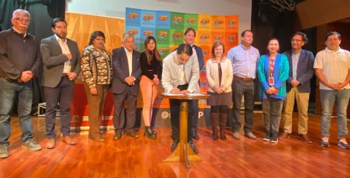 Firman en Arica acuerdo internacional para proteger sitios patrimoniales