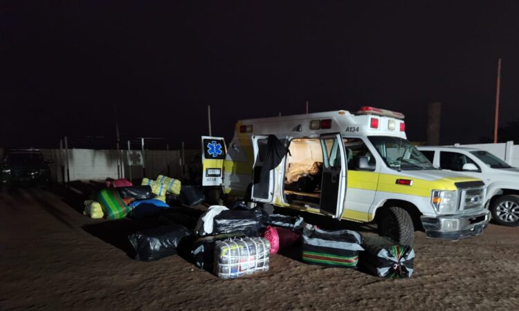 Vehículo que simulaba ser ambulancia transportaba millonario contrabando