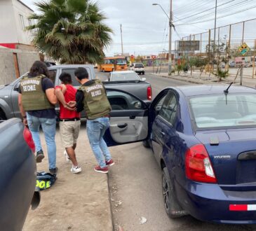 Carabineros capturó a delincuente en vehículo que participó en violento robo en el centro