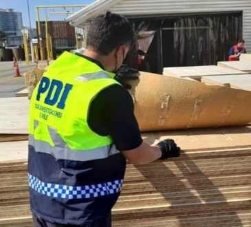 Incautan 2 toneladas de cocaína en puerto de Arica en carga de madera proveniente de Bolivia