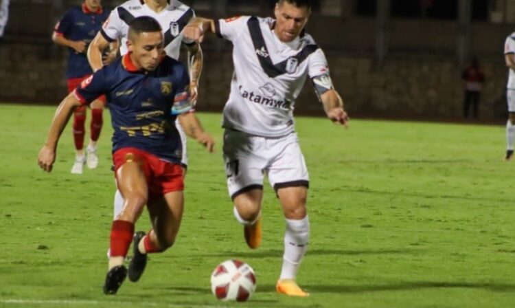 Agónico penal a los 96 minutos amargó la noche a San Marcos y a su hinchada