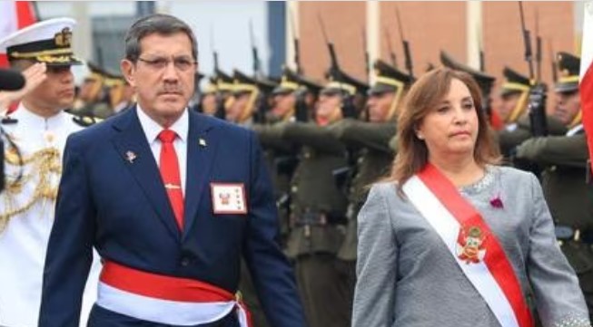Presidenta del Perú abandonó la Procesión de la Bandera en Tacna por incidentes