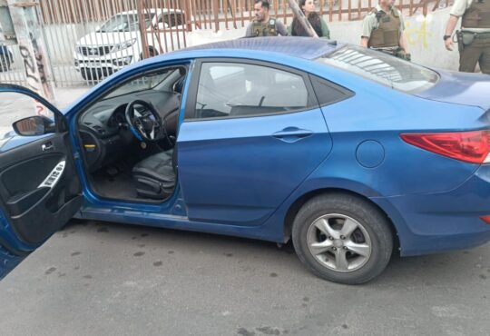 Por cielo y tierra buscaron taxi de turismo robado y  Carabineros lo recuperó en tiempo record