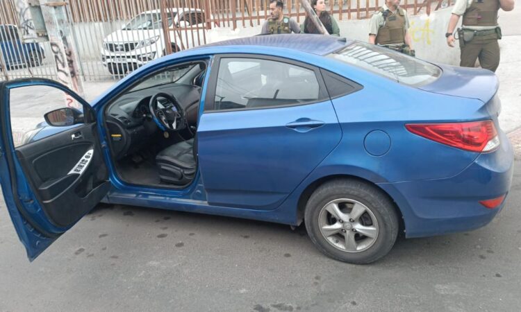 Por cielo y tierra buscaron taxi de turismo robado y Carabineros lo recuperó en tiempo record