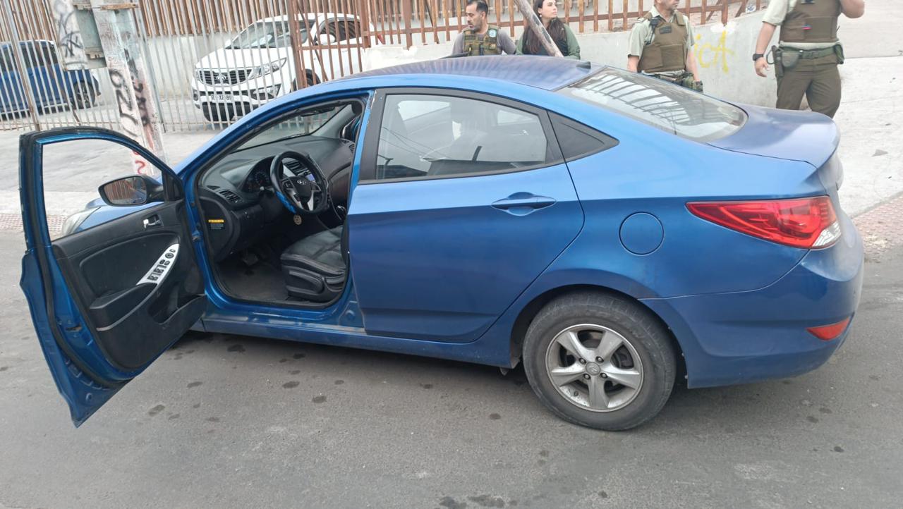Por cielo y tierra buscaron taxi de turismo robado y  Carabineros lo recuperó en tiempo record