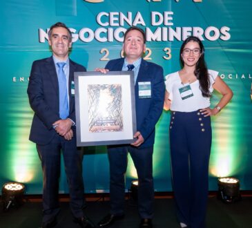 AIA galardonó a SIMTEXX por su aporte en Innovación Minera