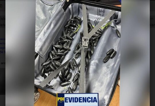 Presa extranjera que no se tragó 118 ovoides con cocaína y los llevaba en el bolso de mano