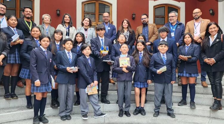 El Gobierno Escolar de la Escuela Tucapel se reunió con el Gabinete Regional