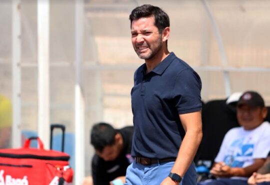Entrenador Francisco Arrué renunció a San Marcos de Arica