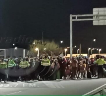 Comenzaron los bloqueos esporádicos en paso fronterizo hacia Tacna