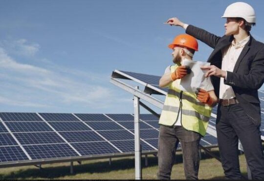 Observatorio Laboral indaga mercado del trabajo en parques solares 