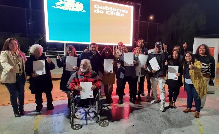 Entregaron títulos de dominio a familias de la población Chile