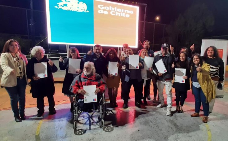 Entregaron títulos de dominio a familias de la población Chile