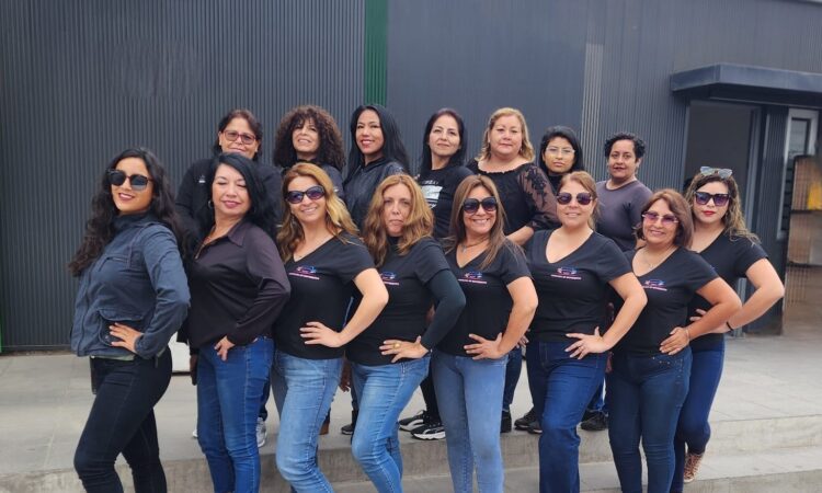 “Confianza en Movimiento” inédito servicio de conductoras ariqueñas solo para mujeres y niños