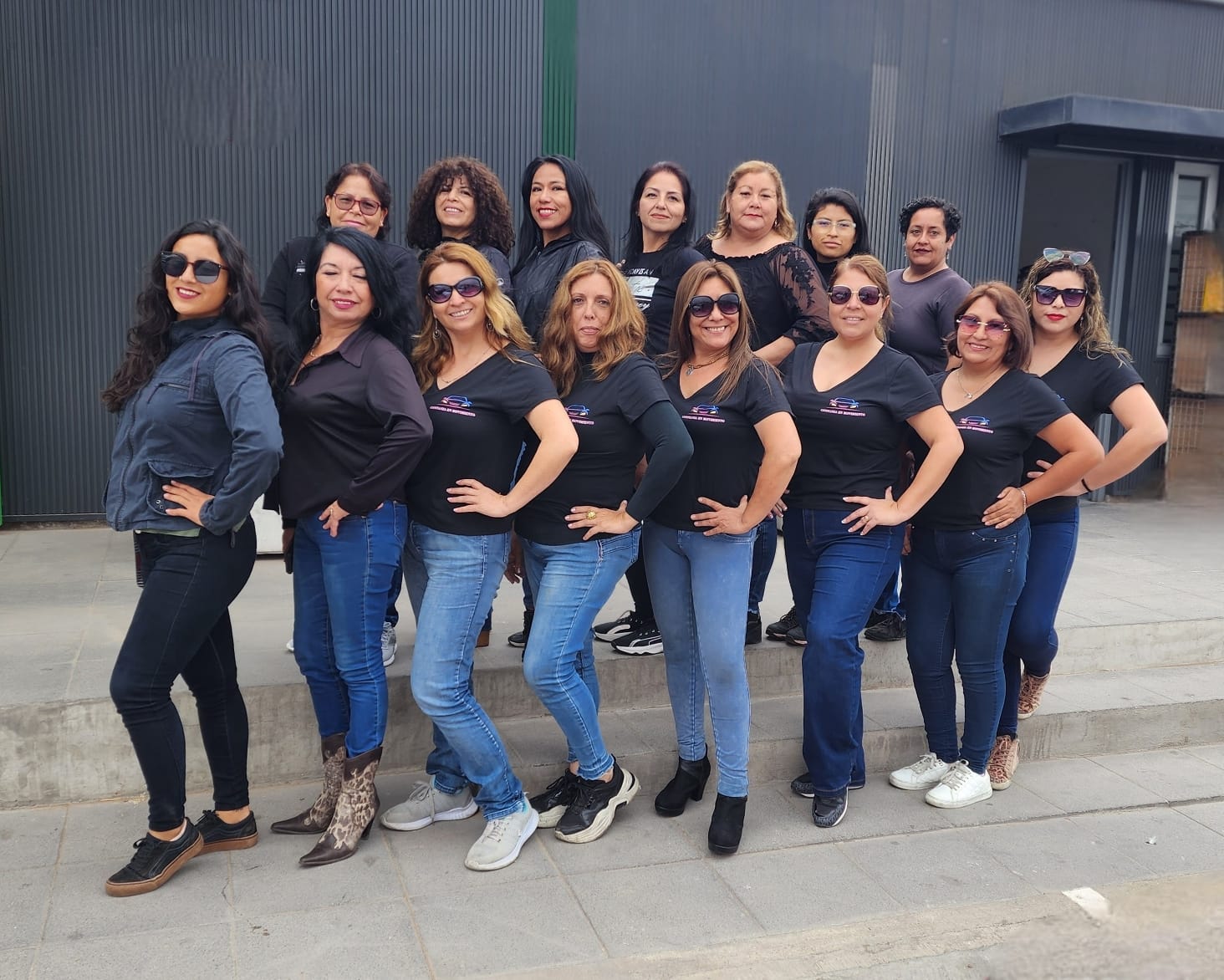 “Confianza en Movimiento” inédito servicio de conductoras ariqueñas solo para mujeres y niños