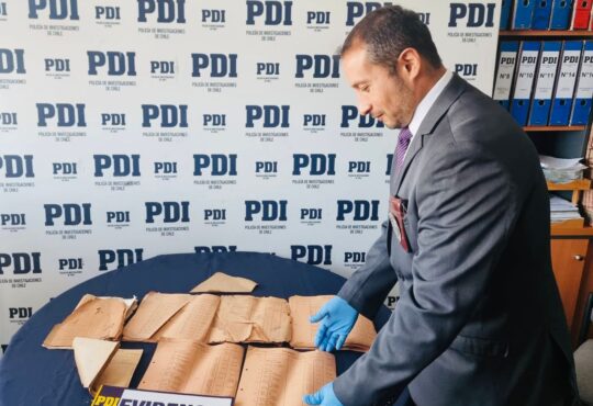 PDI la detuvo por tratar de vender documentos históricos del Ferrocarril Arica-La Paz