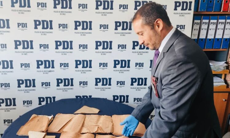 PDI la detuvo por tratar de vender documentos históricos del Ferrocarril Arica-La Paz
